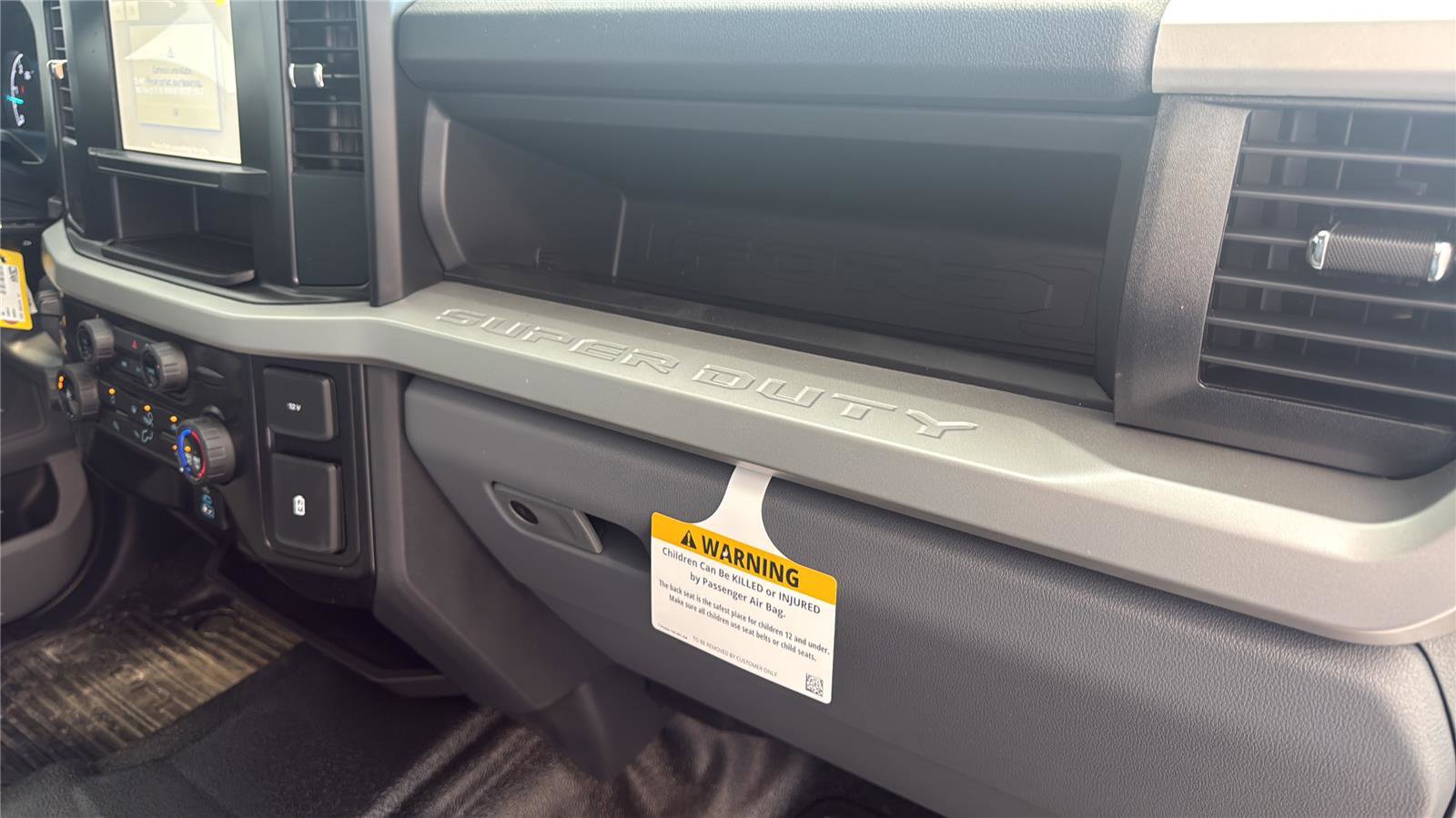 New 2026 Ford F550 4x4 SuperCab Super Duty image 18
