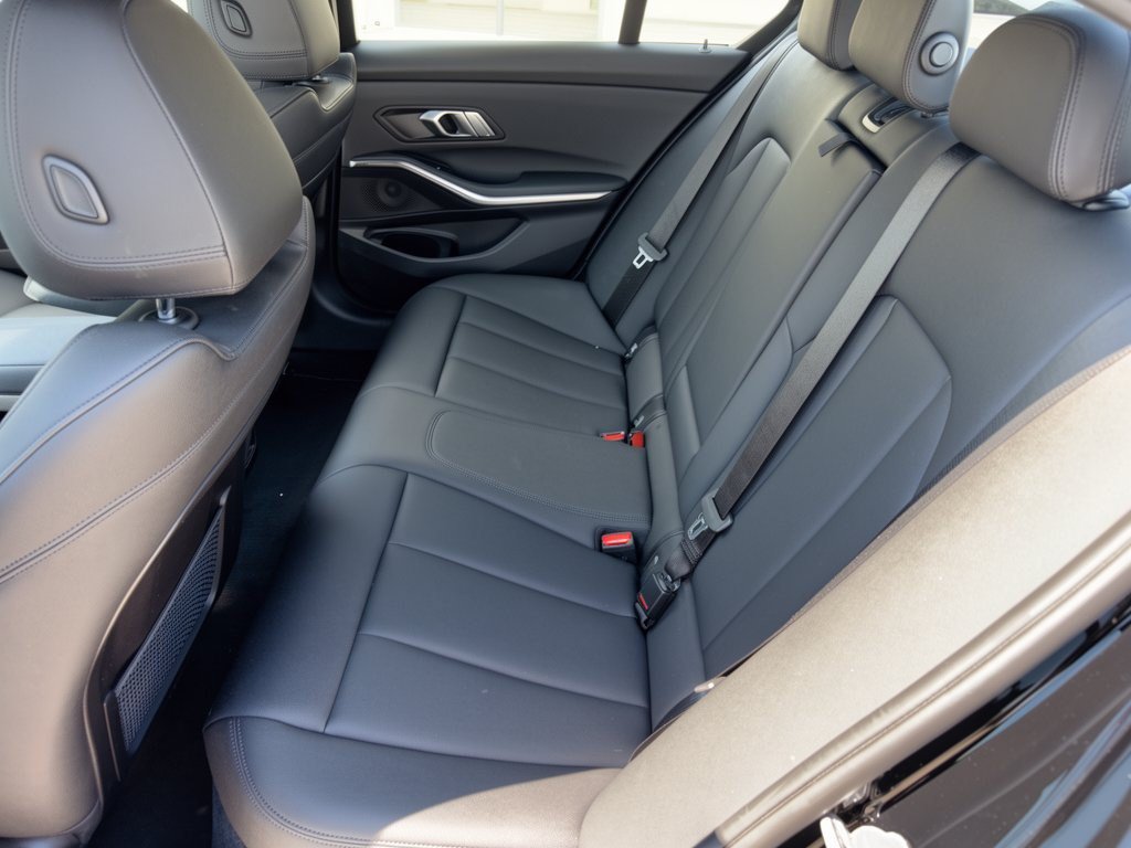 Used 2021 BMW 330i Sedan w/ Convenience Package (ZC2) RWD image 25