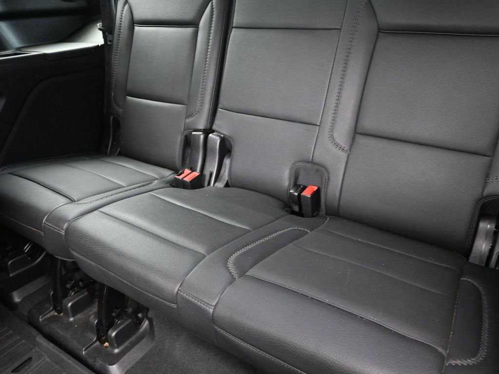 Used 2022 GMC Yukon Denali w/ Denali Premium Package image 17