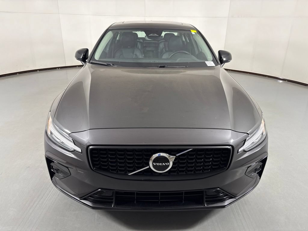 Used 2024 Volvo S60 B5 Core FWD image 3