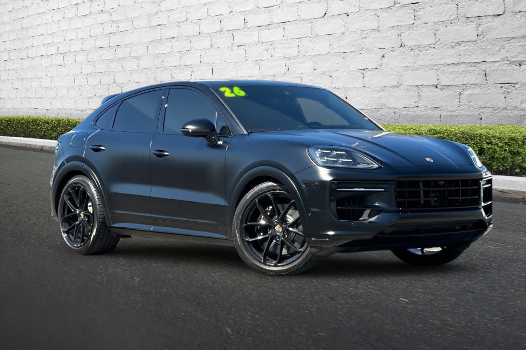 Used 2026 Porsche Cayenne GTS AWD/4WD image 2