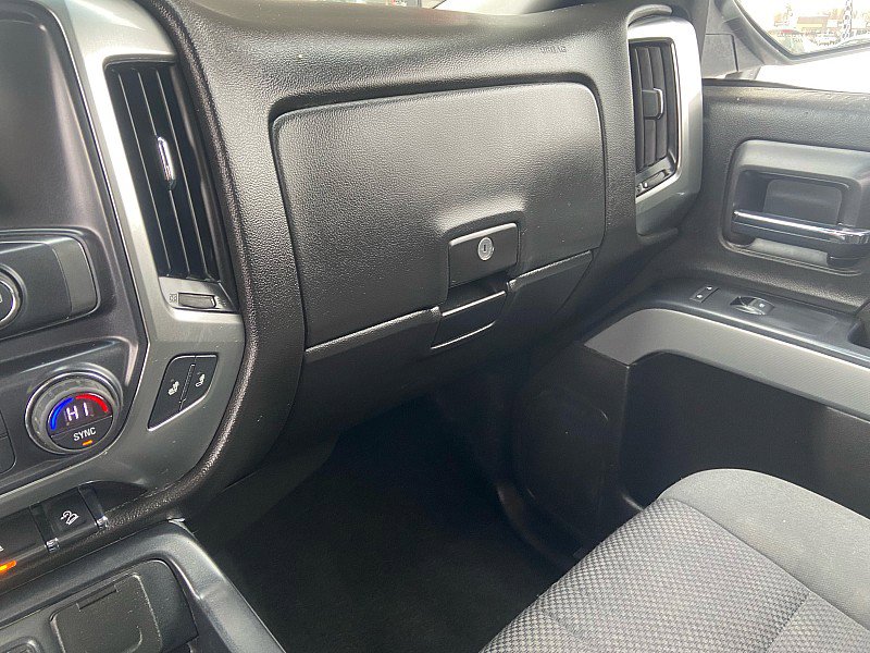 Used 2018 Chevrolet Silverado 1500 LT w/ Midnight Edition image 15