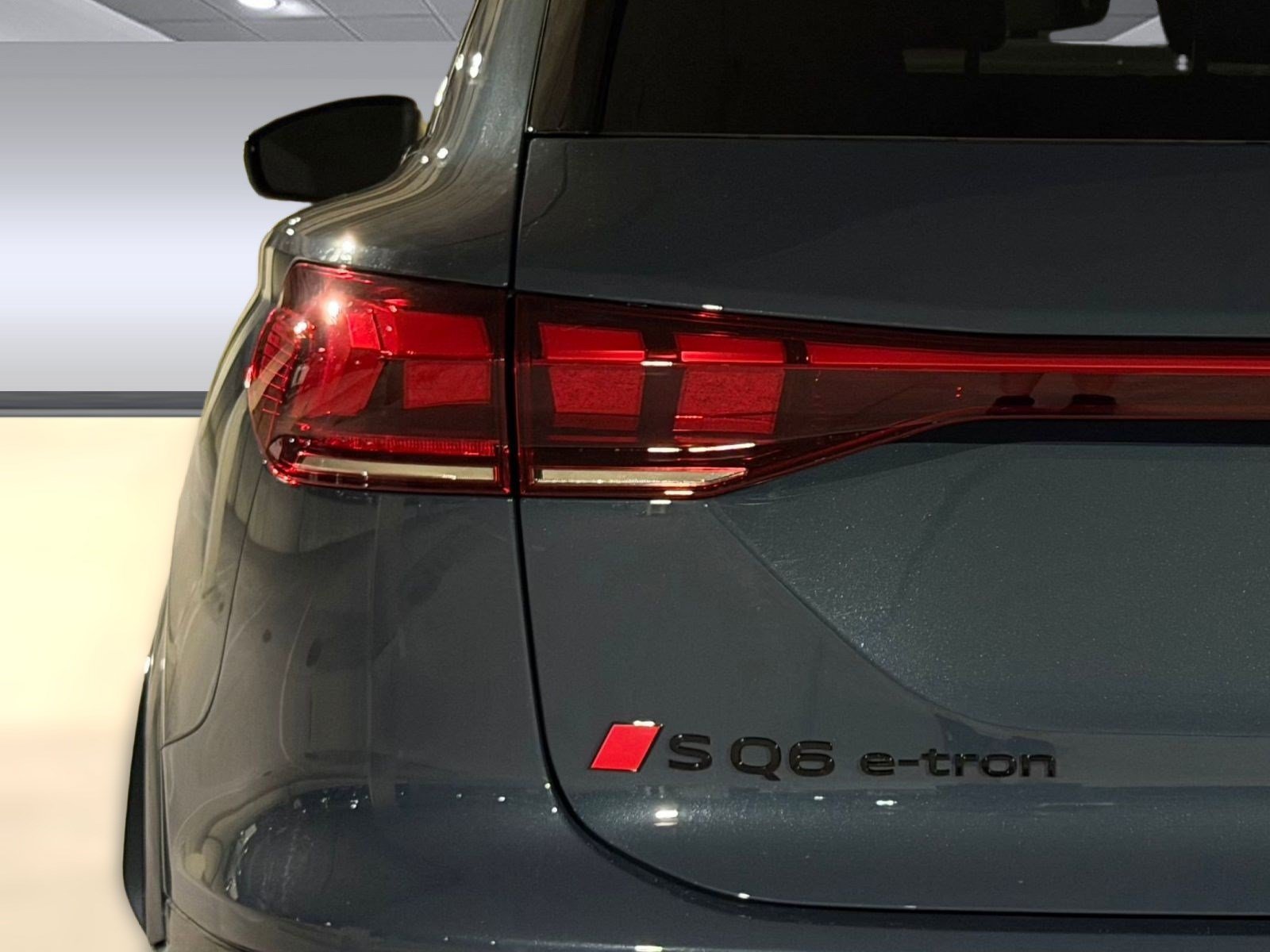 New 2027 Audi SQ6 e-tron Prestige AWD/4WD image 13
