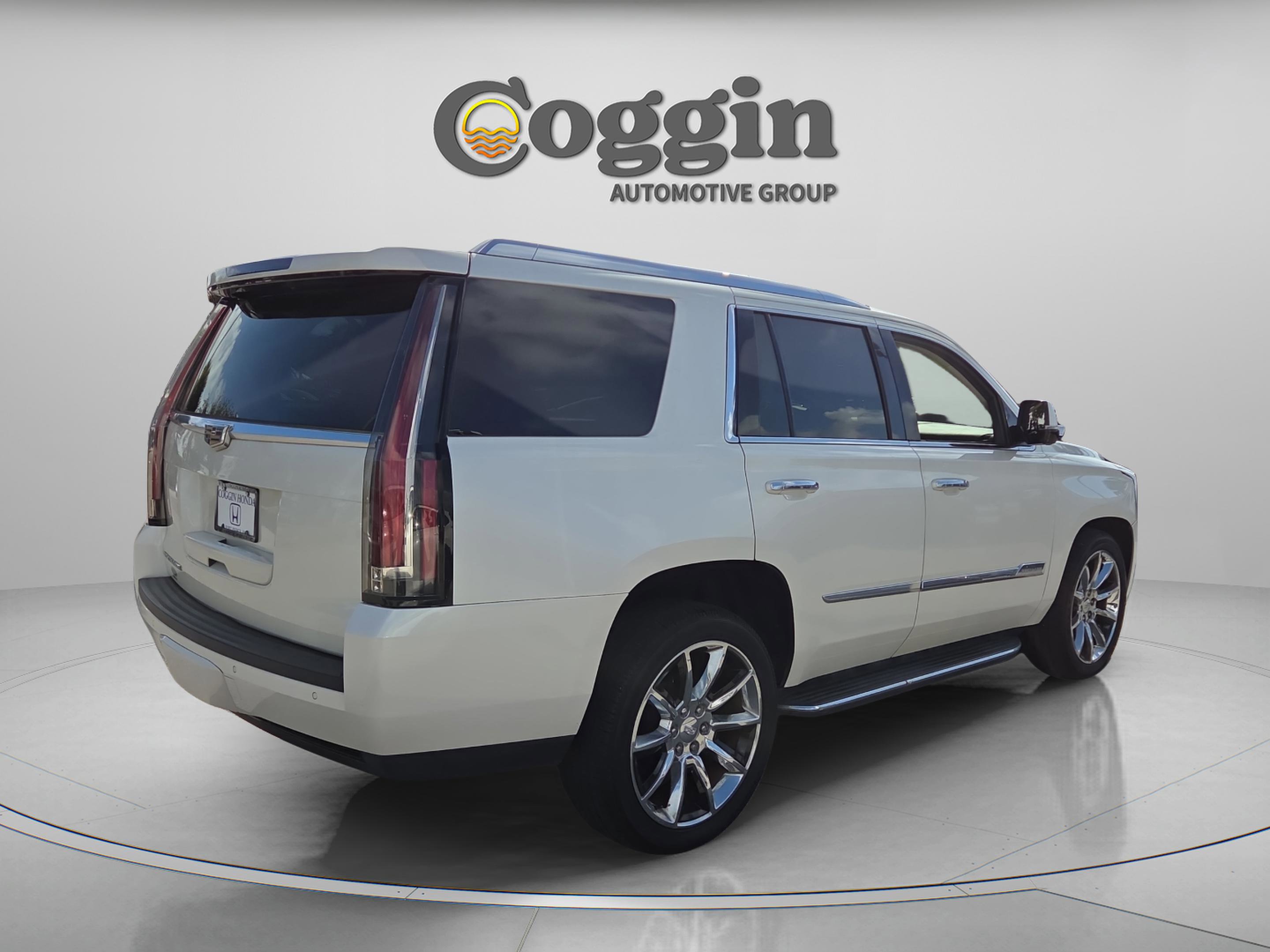 Used 2015 Cadillac Escalade Luxury image 6