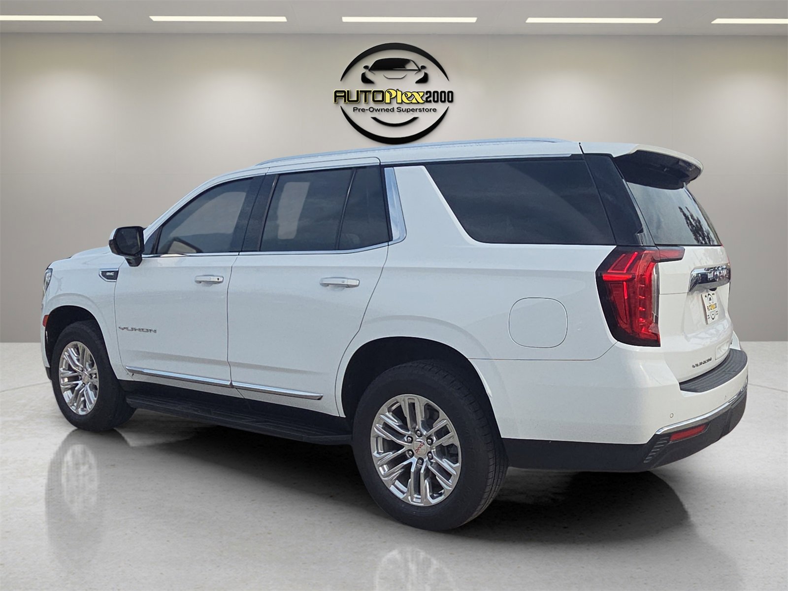Used 2023 GMC Yukon SLT image 5