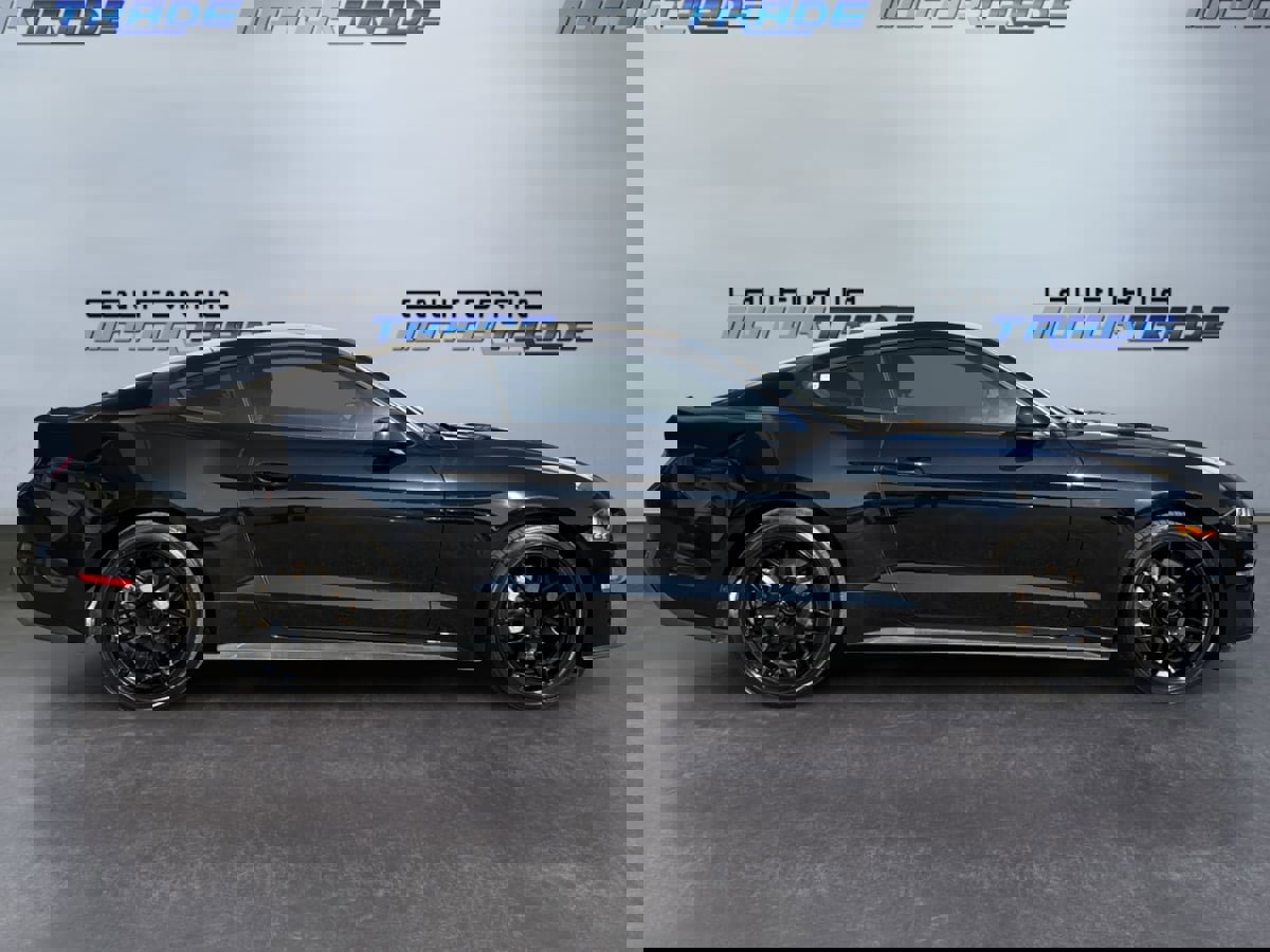 Used 2018 Ford Mustang Coupe RWD image 4