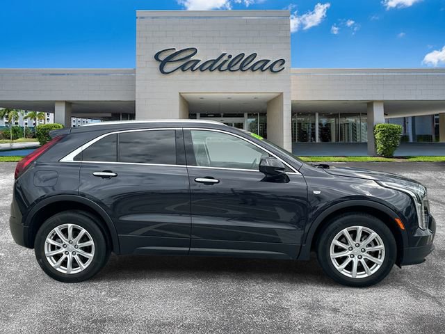 Certified 2022 Cadillac XT4 Luxury w/ Driver Awareness Package FWD image 6