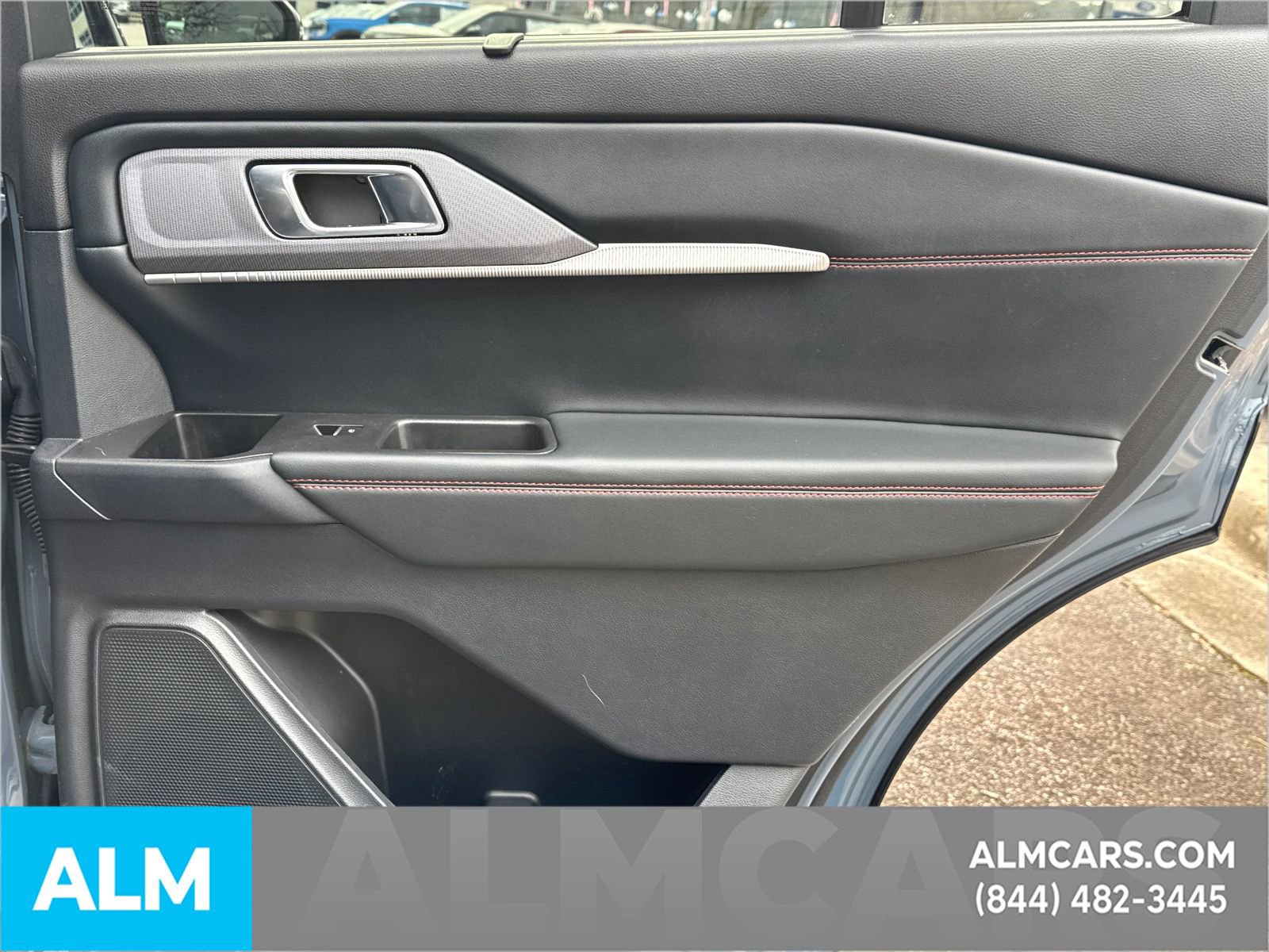 Used 2025 Ford Explorer ST-Line w/ Premium Package image 21