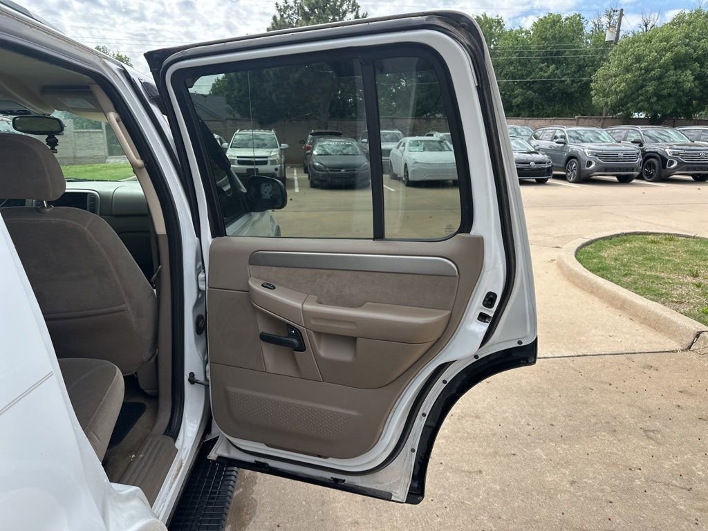 Used 2003 Ford Explorer XLT RWD image 14