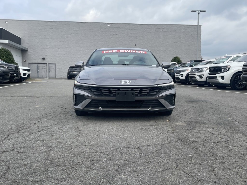Used 2024 Hyundai Elantra SEL image 2