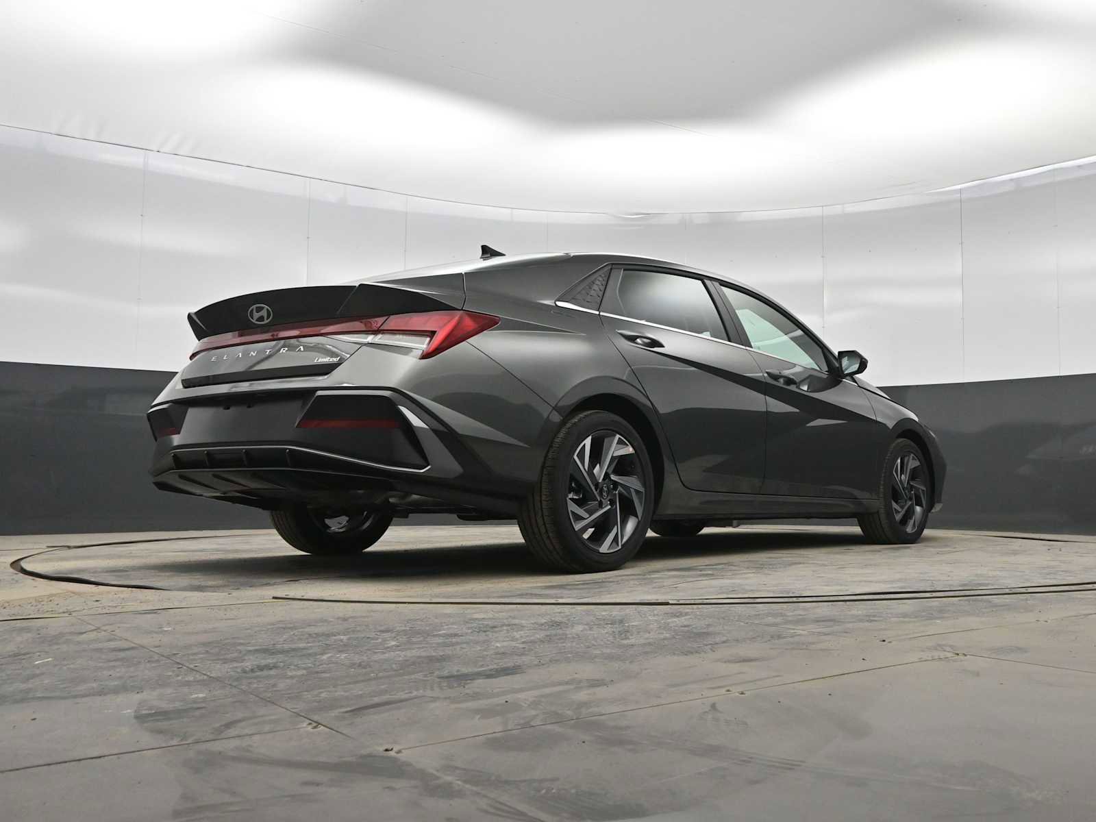 New 2026 Hyundai Elantra Limited image 36