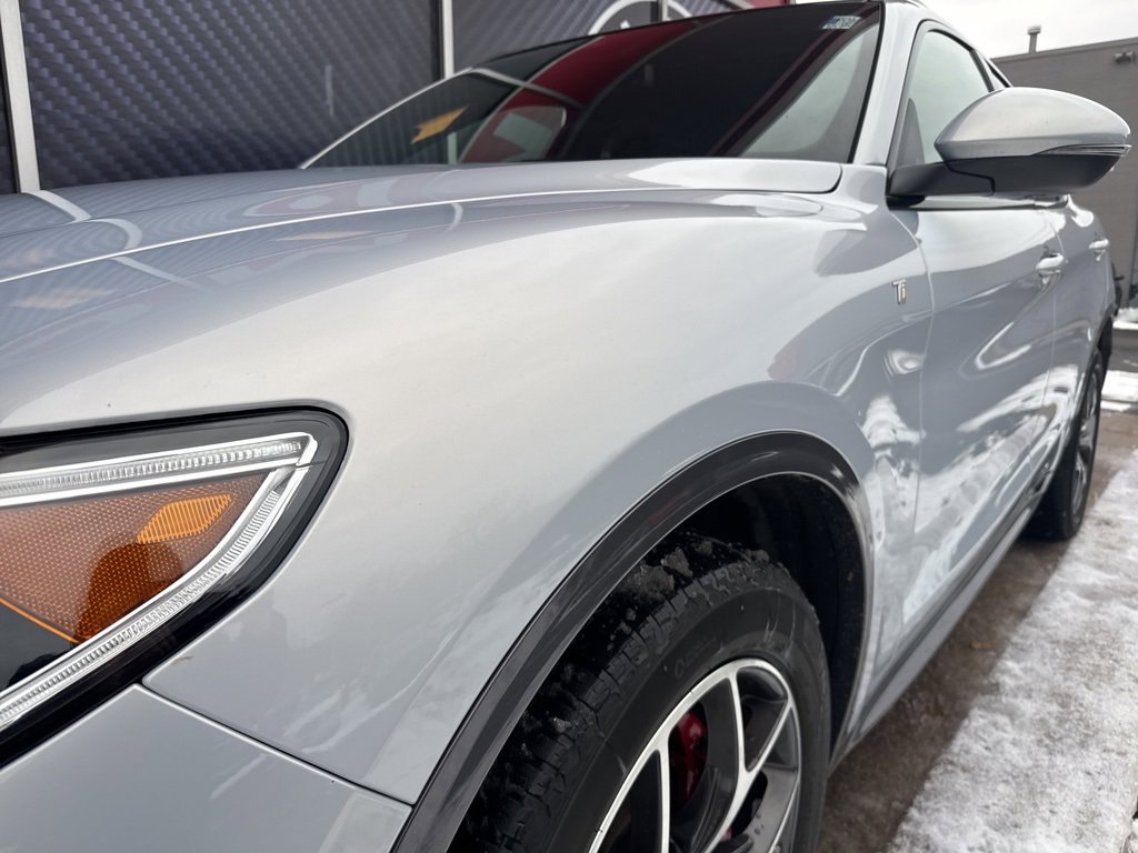 Used 2023 Alfa Romeo Stelvio Ti image 16