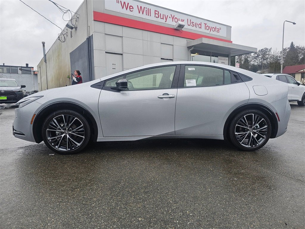 New 2026 Toyota Prius XLE image 4