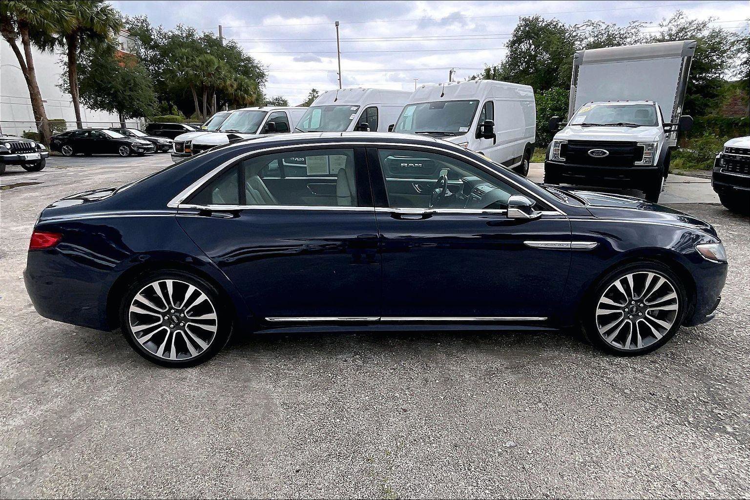 Used 2019 Lincoln Continental Reserve AWD/4WD image 31