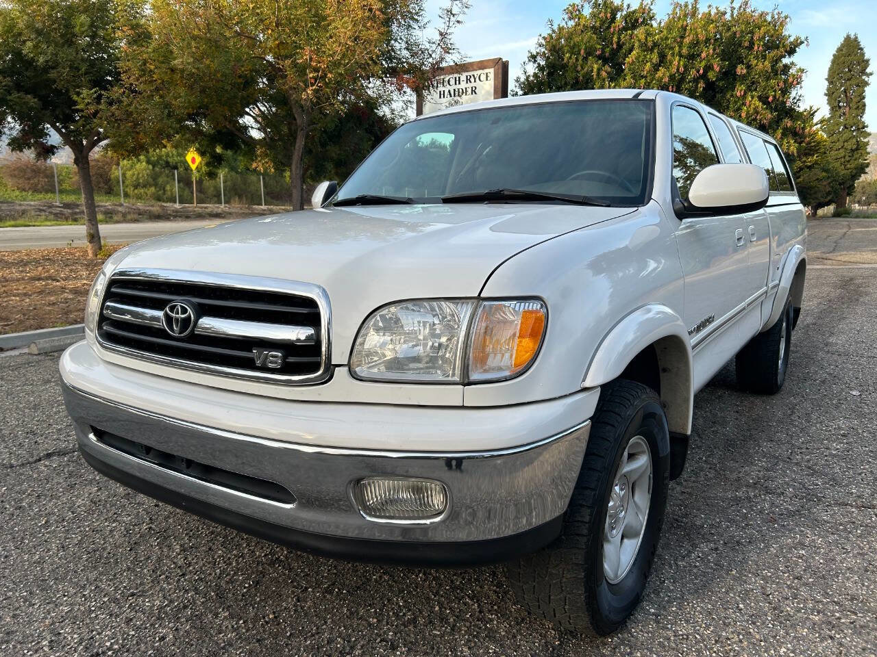 Used 2000 Toyota Tundra Limited AWD/4WD image 2