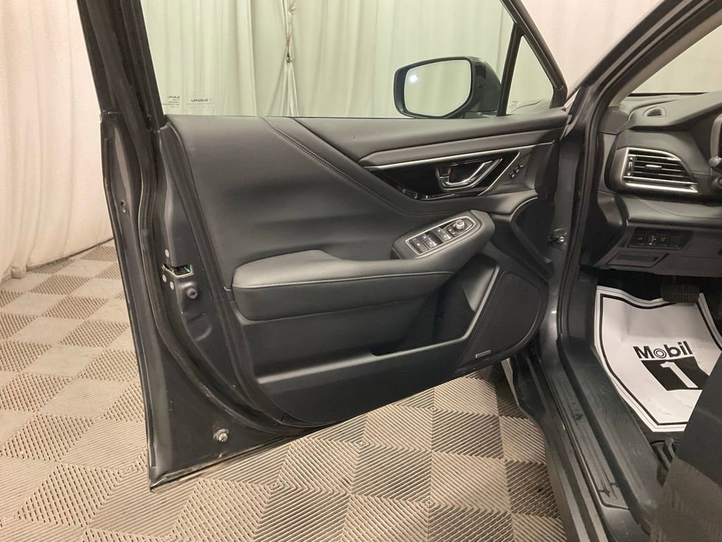 Used 2021 Subaru Outback Limited image 4