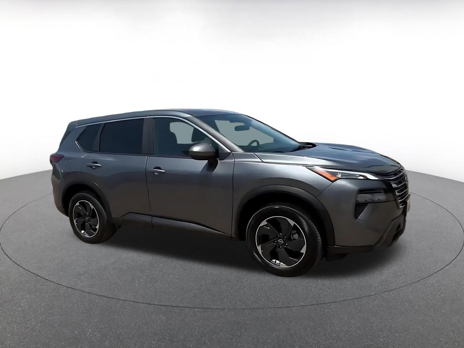 Used 2025 Nissan Rogue SV FWD image 2