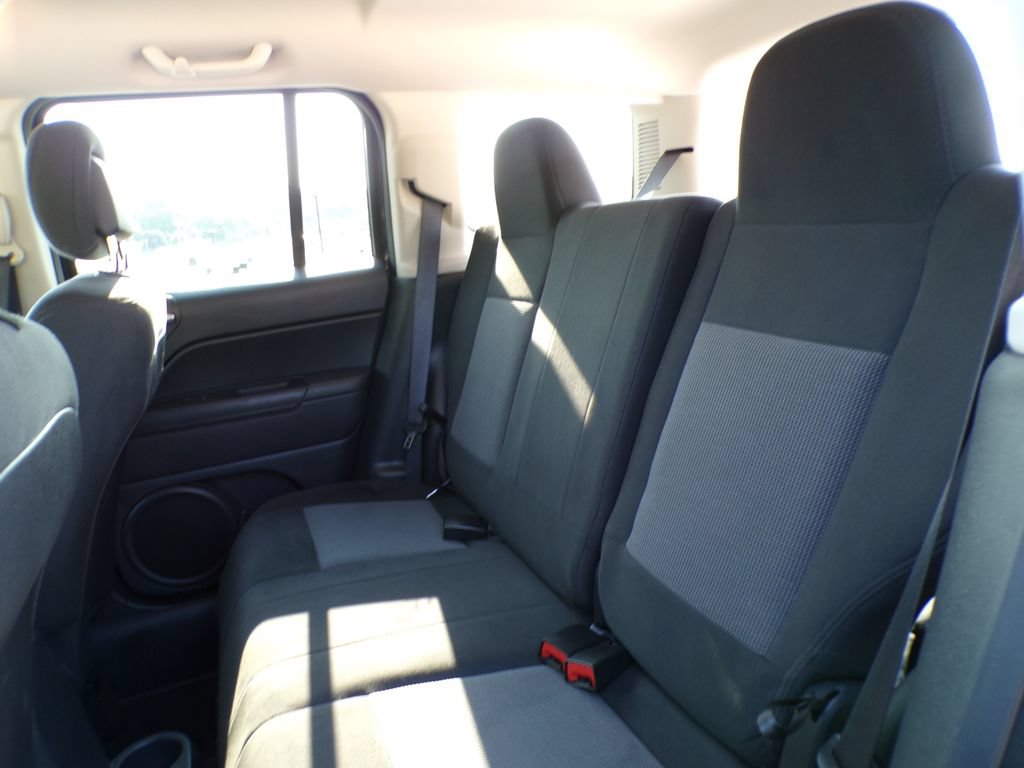 Used 2017 Jeep Patriot Latitude FWD image 16