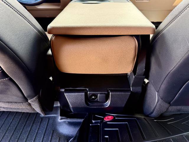 Certified 2024 Ford F350 Lariat w/ Chrome Package image 34