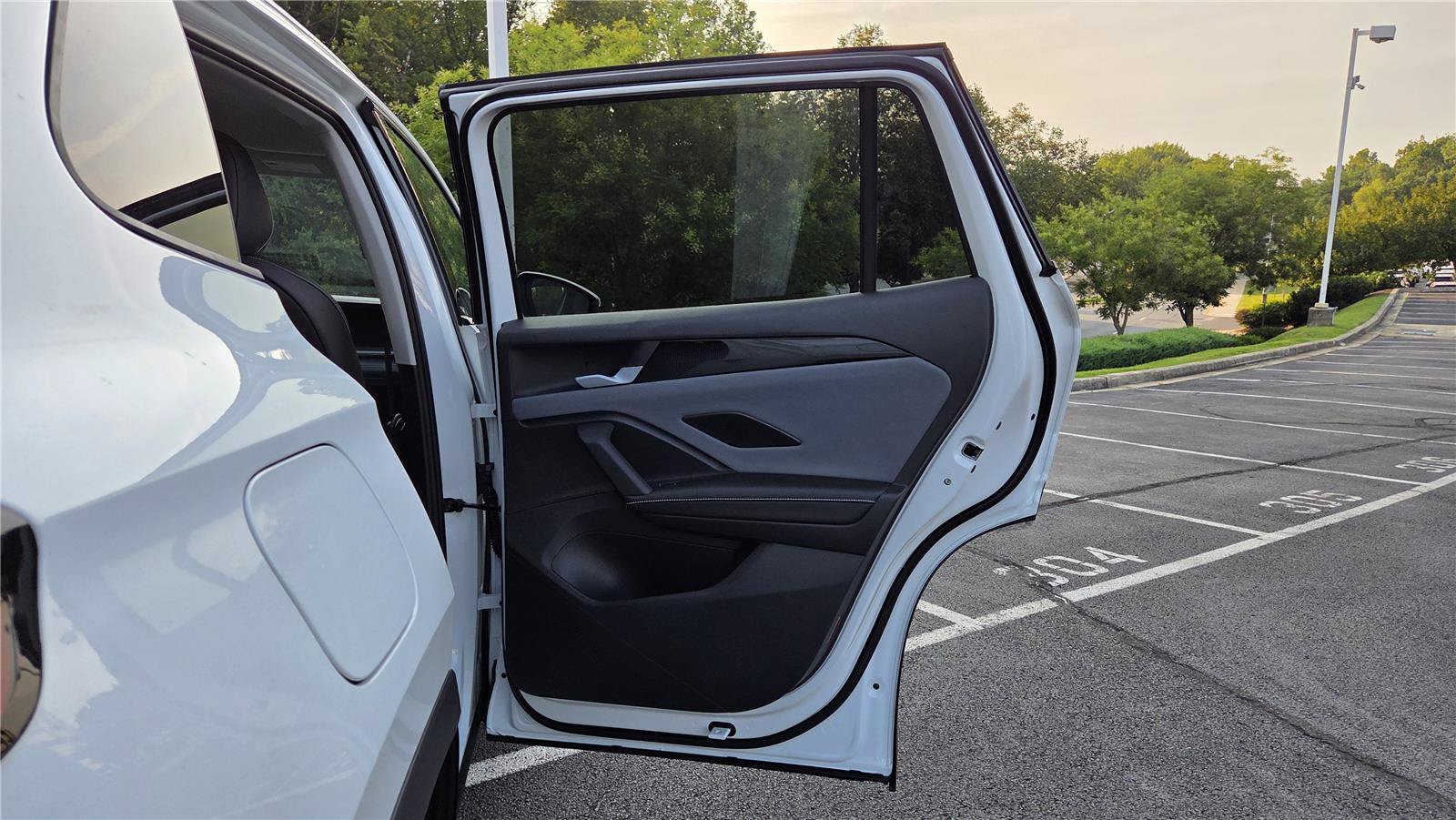 New 2026 Volkswagen Tiguan SE AWD/4WD image 30