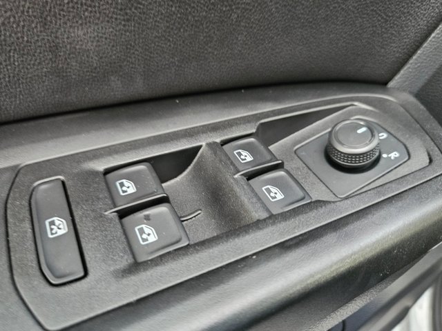 Used 2020 Volkswagen Atlas Cross Sport SE FWD image 16