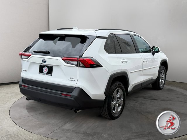 Used 2024 Toyota RAV4 LE AWD/4WD image 4