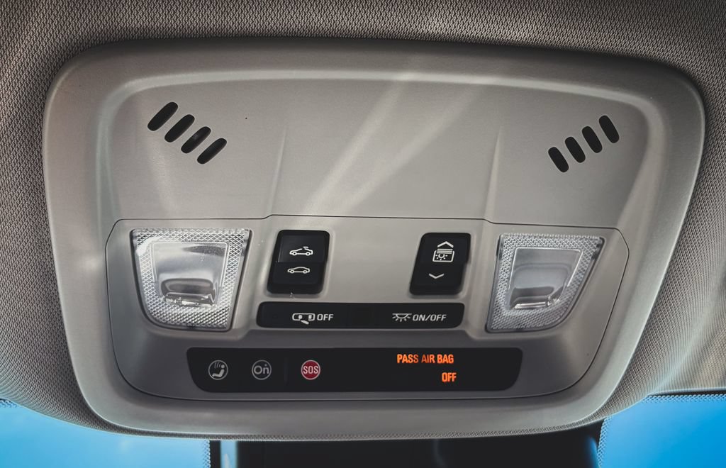 Used 2019 Chevrolet Malibu Hybrid w/ Leather Package FWD image 14