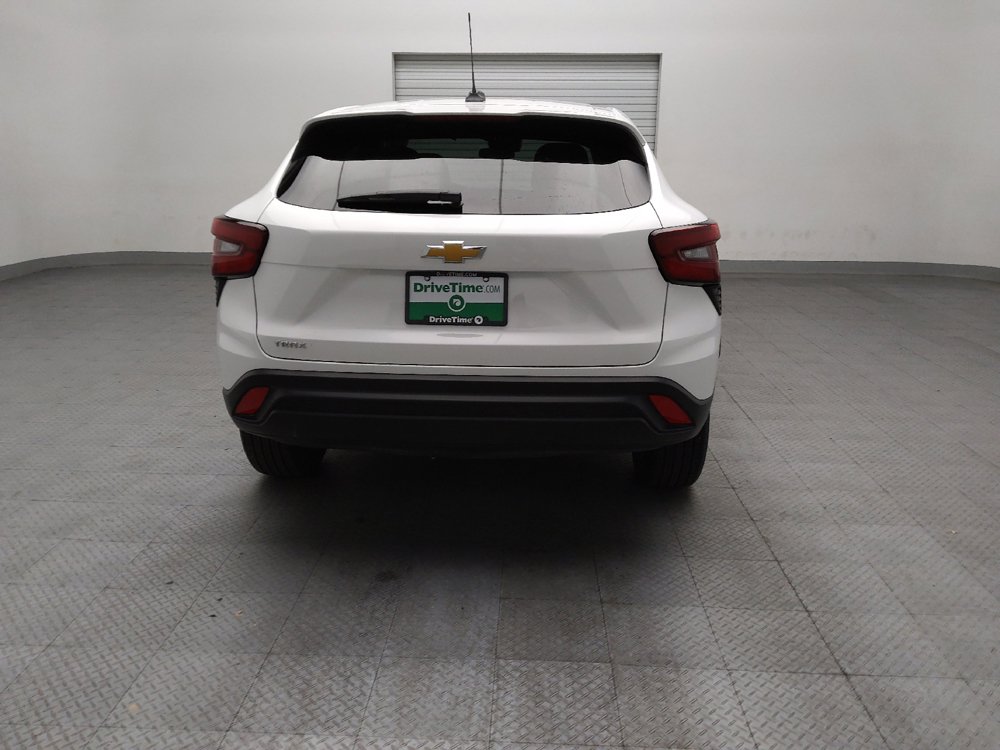 Used 2025 Chevrolet Trax LS FWD image 7