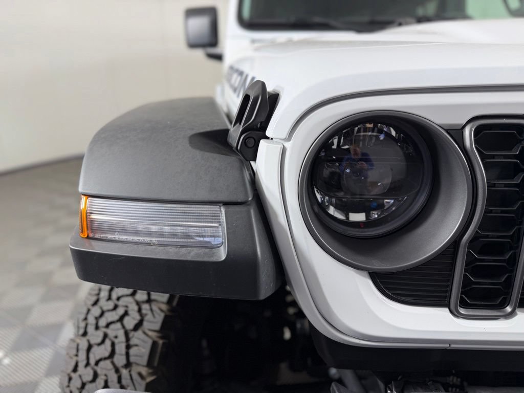 Certified 2025 Jeep Wrangler Unlimited Rubicon 4xe w/ Convenience Group AWD/4WD image 3