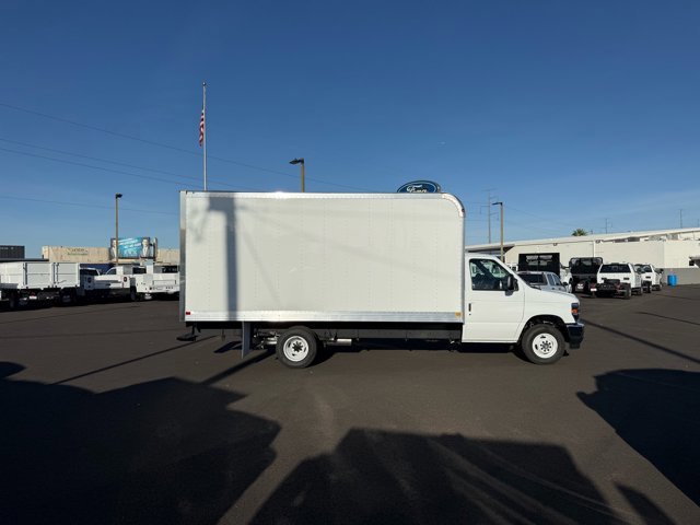 New 2027 Ford E-450 and Econoline 450 Super Duty w/ Interior Upgrade Package image 2