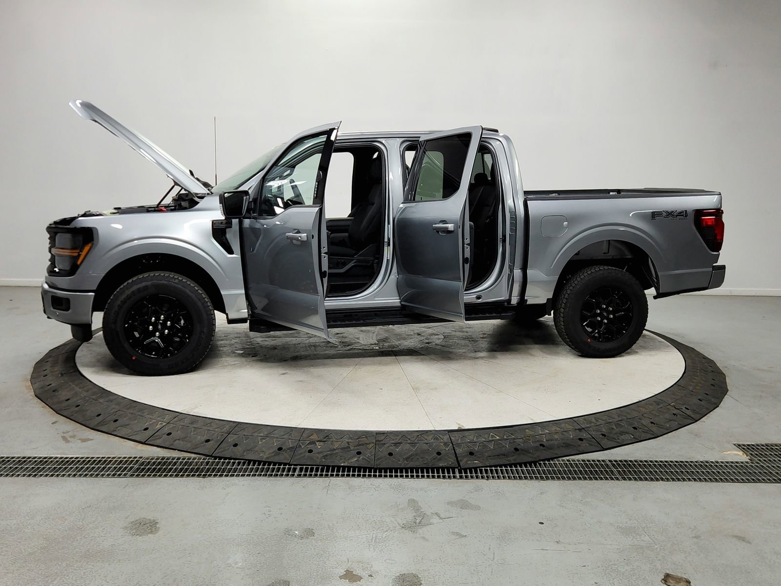 New 2026 Ford F150 XLT w/ Equipment Group 302A MID image 12