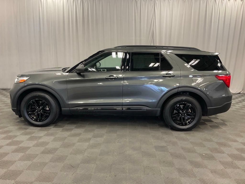 Used 2020 Ford Explorer XLT w/ Equipment Group 202A AWD/4WD image 14