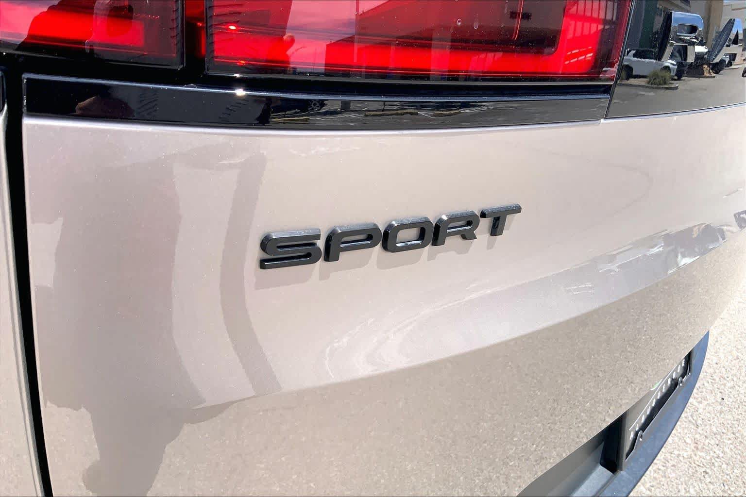 Used 2023 Land Rover Range Rover Sport SE AWD/4WD image 26