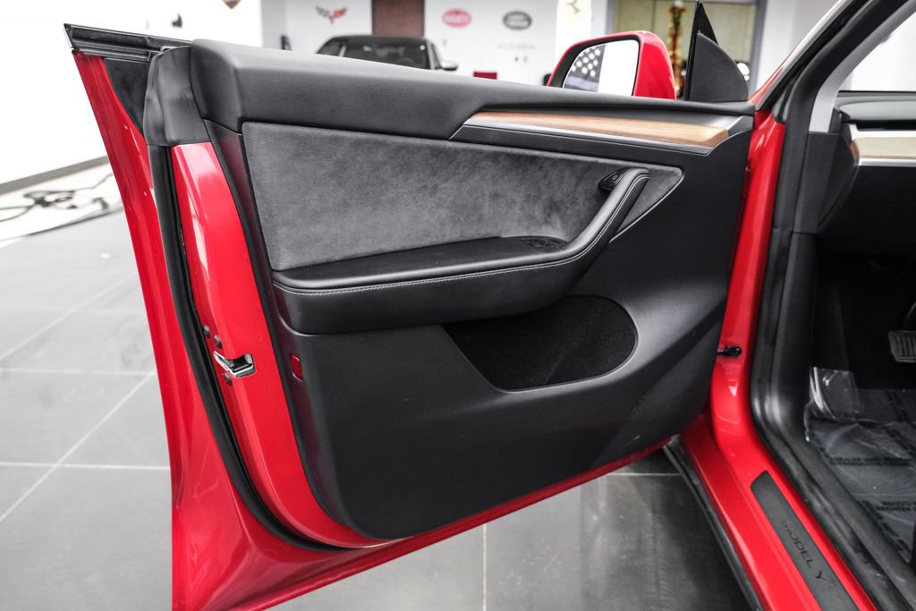 Used 2023 Tesla Model Y Long Range AWD/4WD image 39