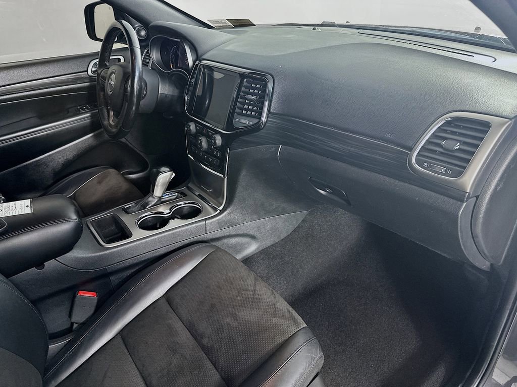 Used 2020 Jeep Grand Cherokee Altitude image 31
