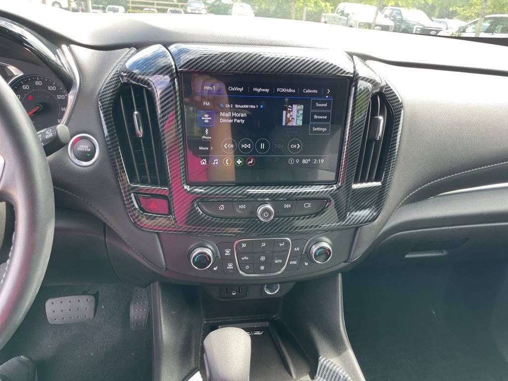 Used 2022 Chevrolet Traverse LT image 11