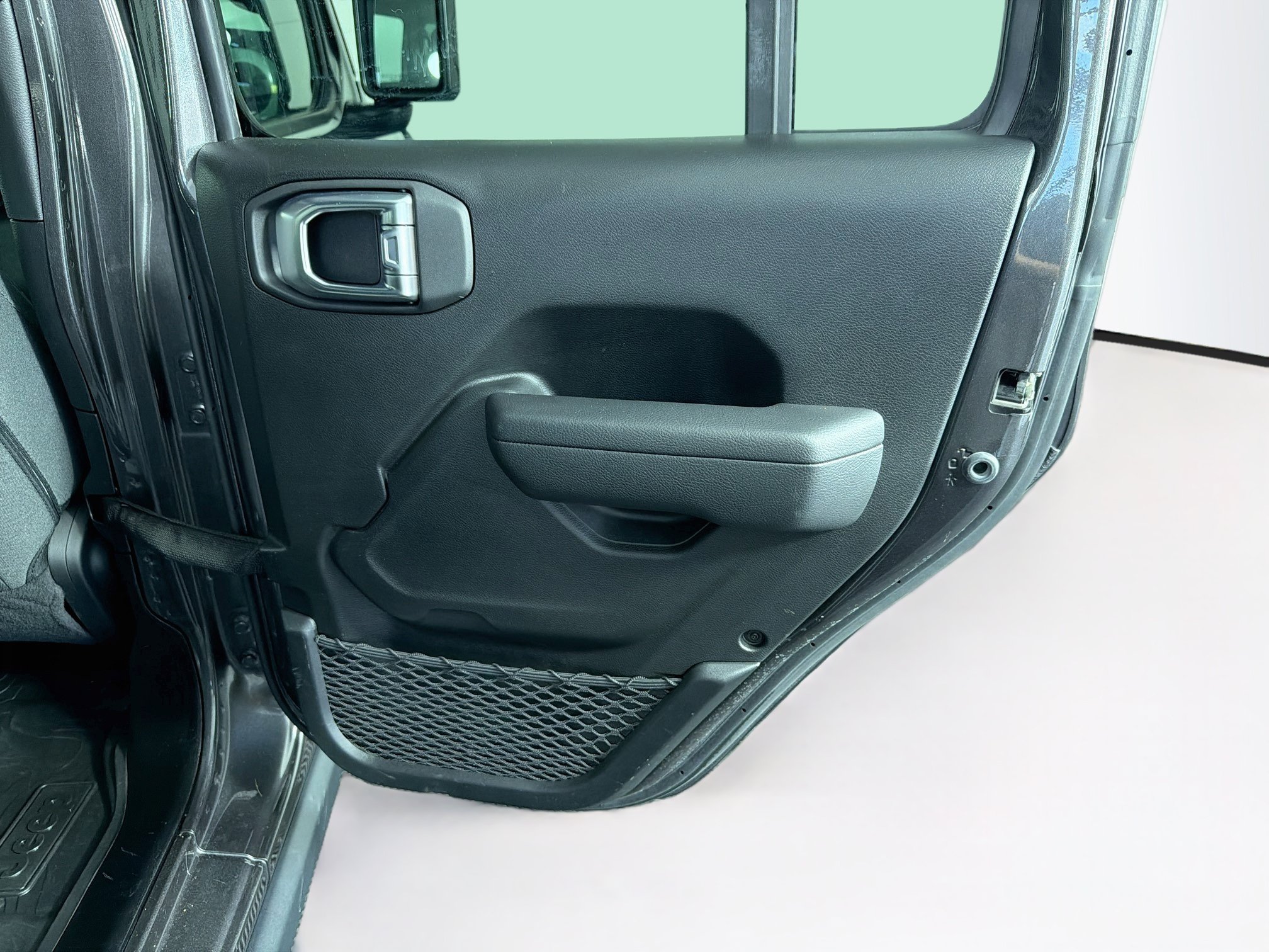 Used 2024 Jeep Wrangler Unlimited AWD/4WD image 30