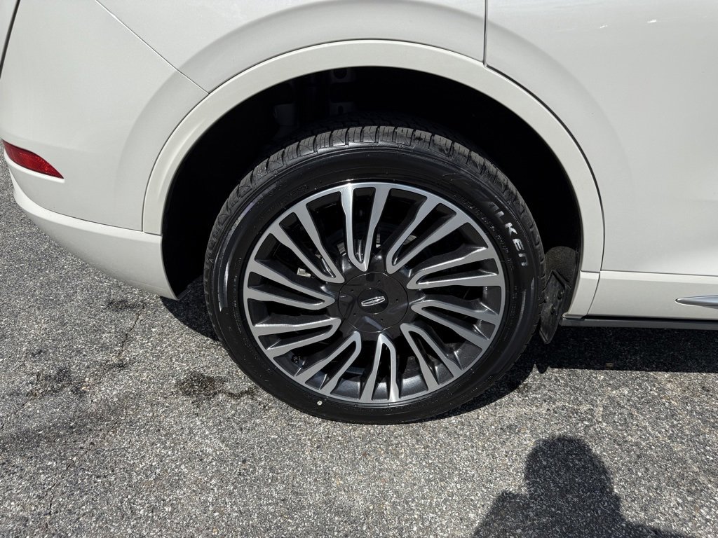 Used 2022 Lincoln Corsair AWD w/ Equipment Group 101A image 34