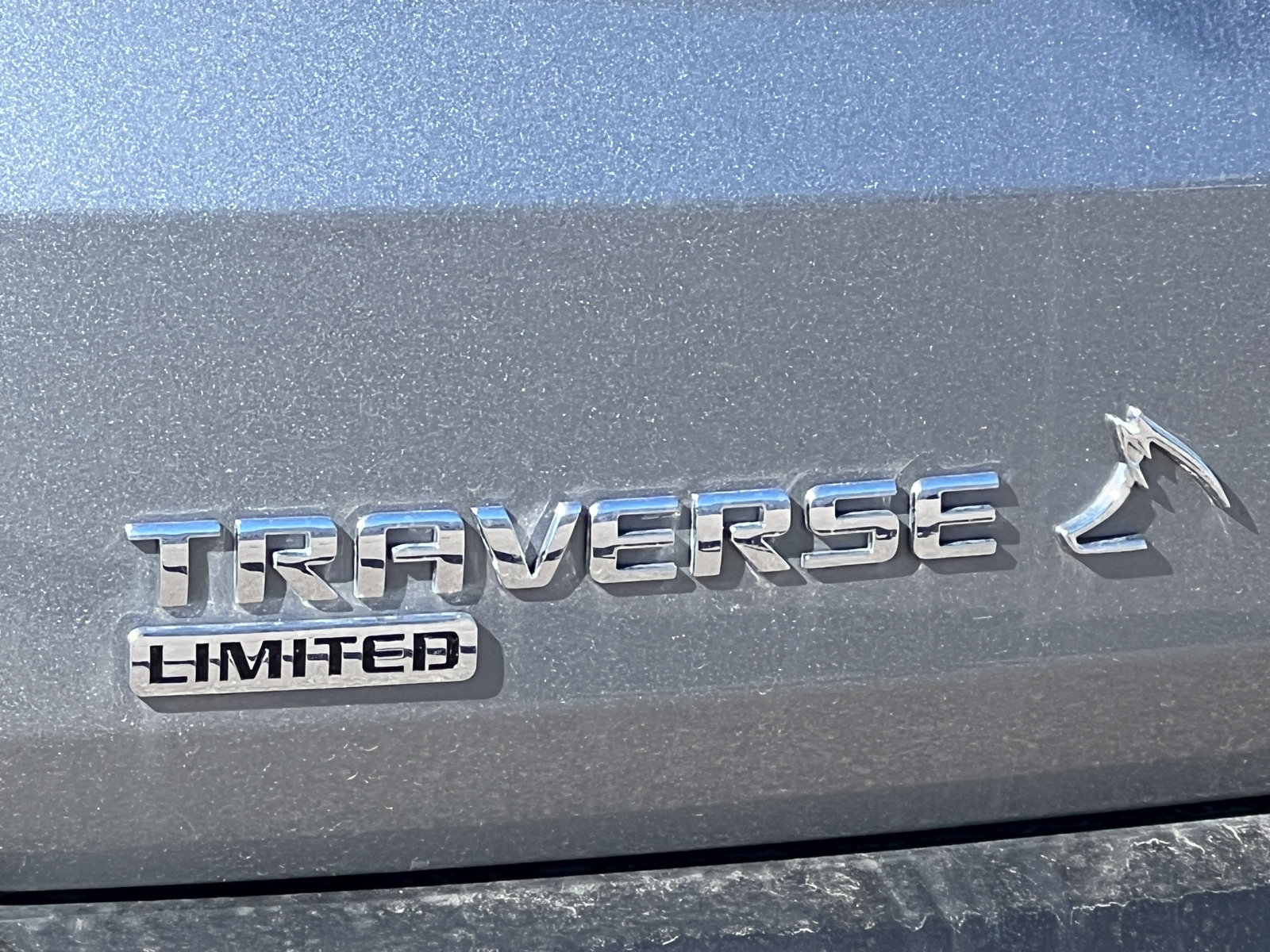 Used 2024 Chevrolet Traverse LS w/ Safety Package FWD image 2