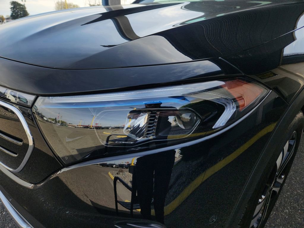 Used 2023 Mercedes-Benz EQB 300 4MATIC w/ Driver Assistance Package image 22