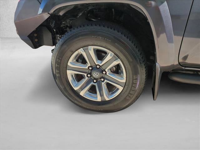 Used 2016 Toyota Tacoma Limited w/ Towing Package AWD/4WD image 24