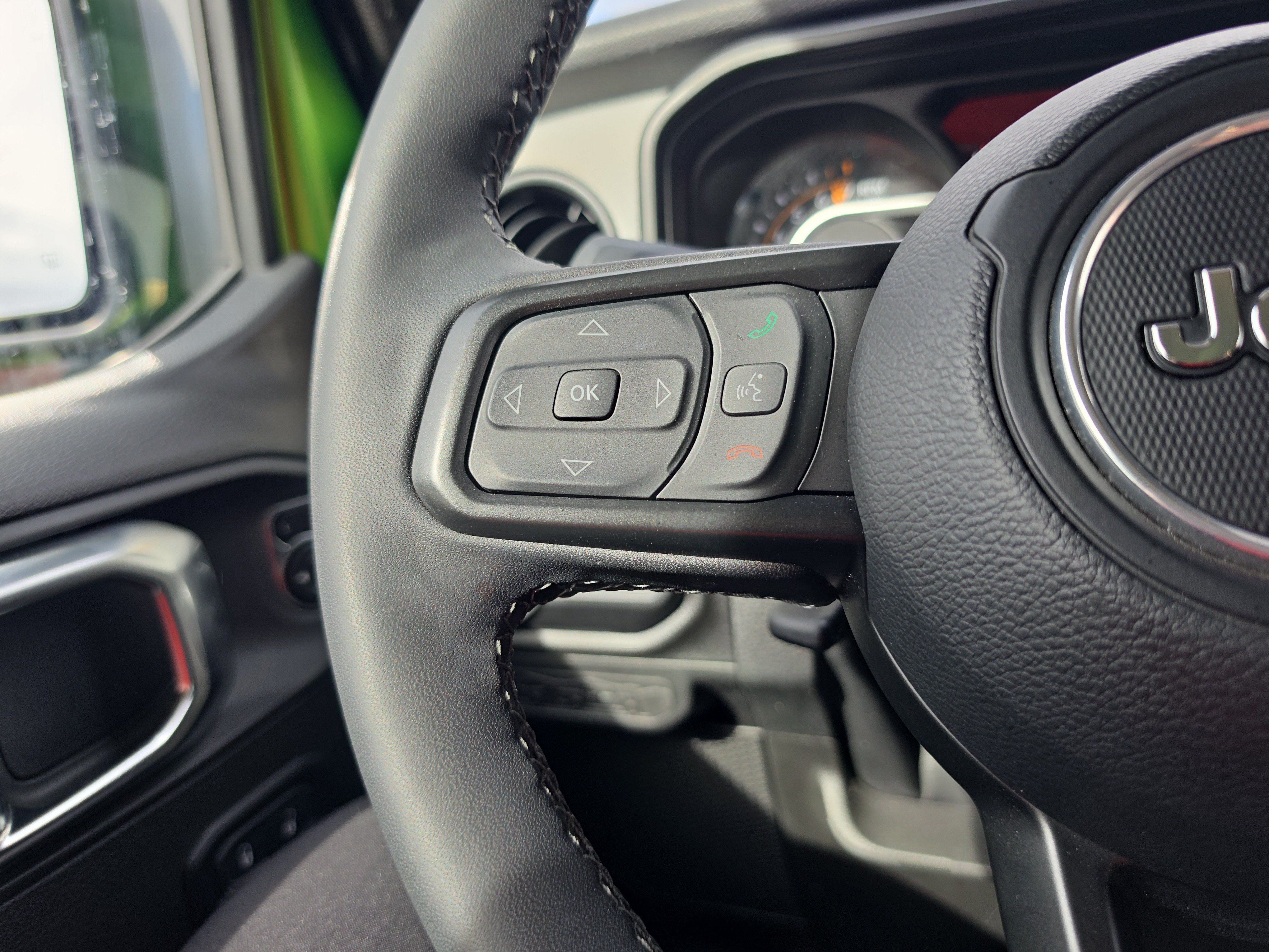 Used 2025 Jeep Gladiator Sport AWD/4WD image 22