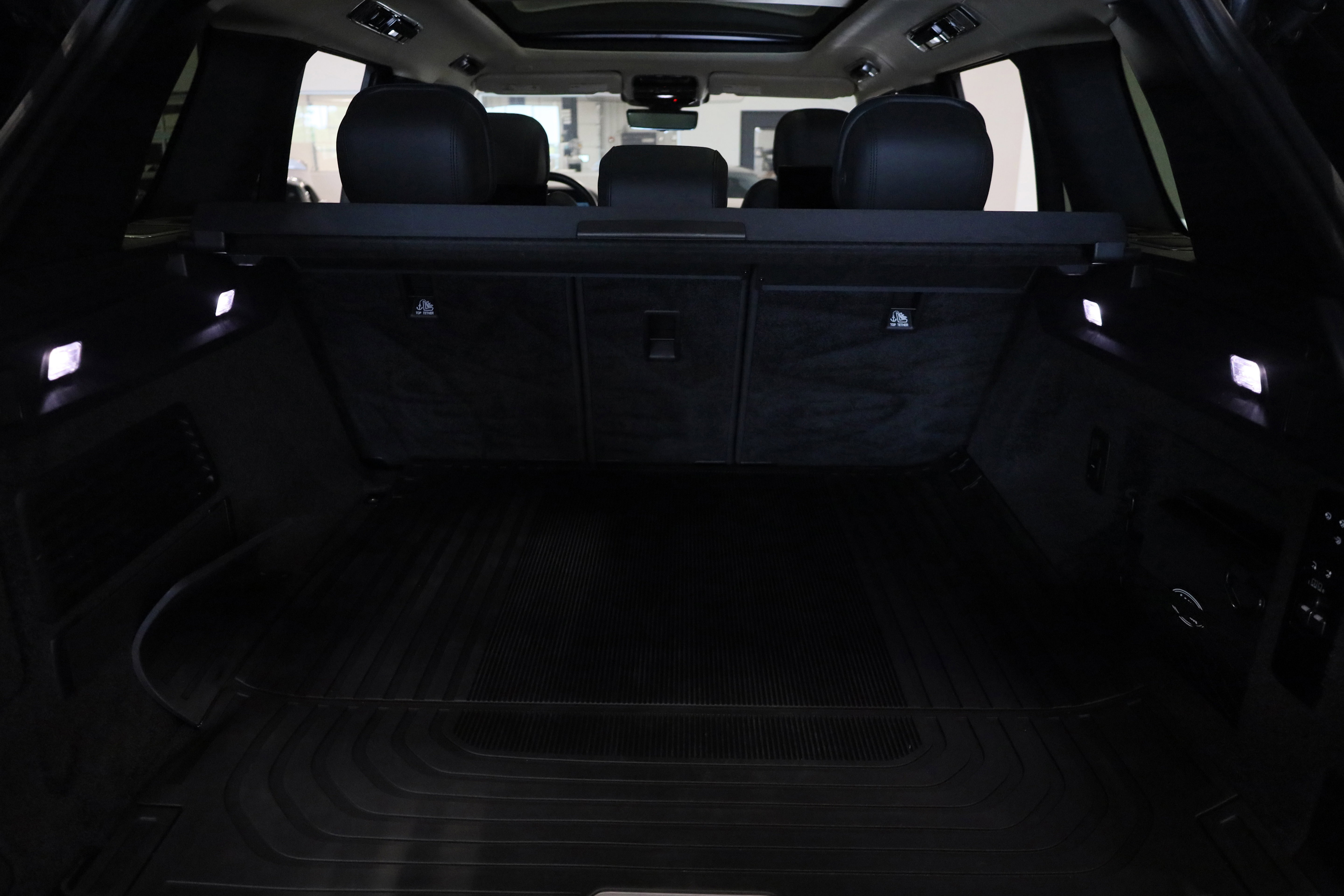 Used 2023 Land Rover Range Rover First Edition image 7