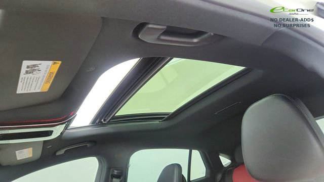 Used 2025 Mercedes-Benz GLC 300 4MATIC image 54