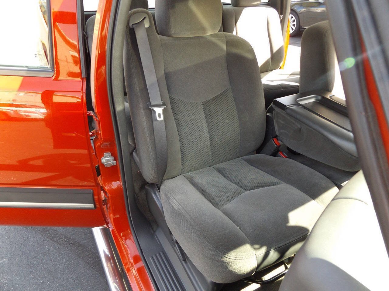 Used 2006 Chevrolet Silverado 1500 LS AWD/4WD image 21