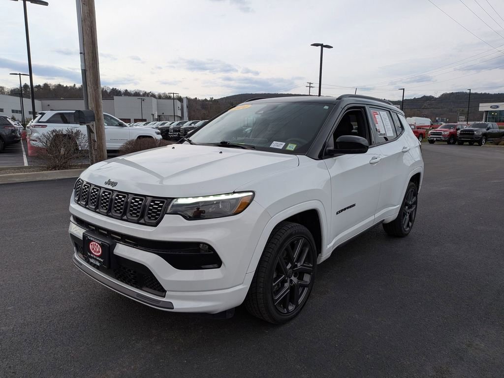 Used 2024 Jeep Compass Limited w/ High Altitude Package image 8