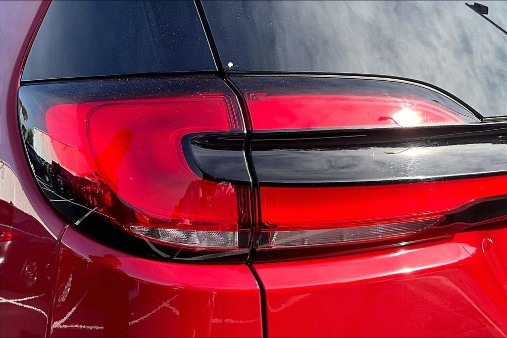 Used 2024 Chrysler Pacifica Touring-L image 23