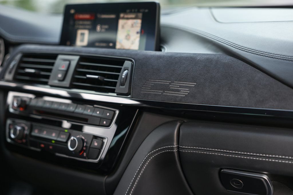 Used 2019 BMW M4 CS w/ Executive Package RWD image 33