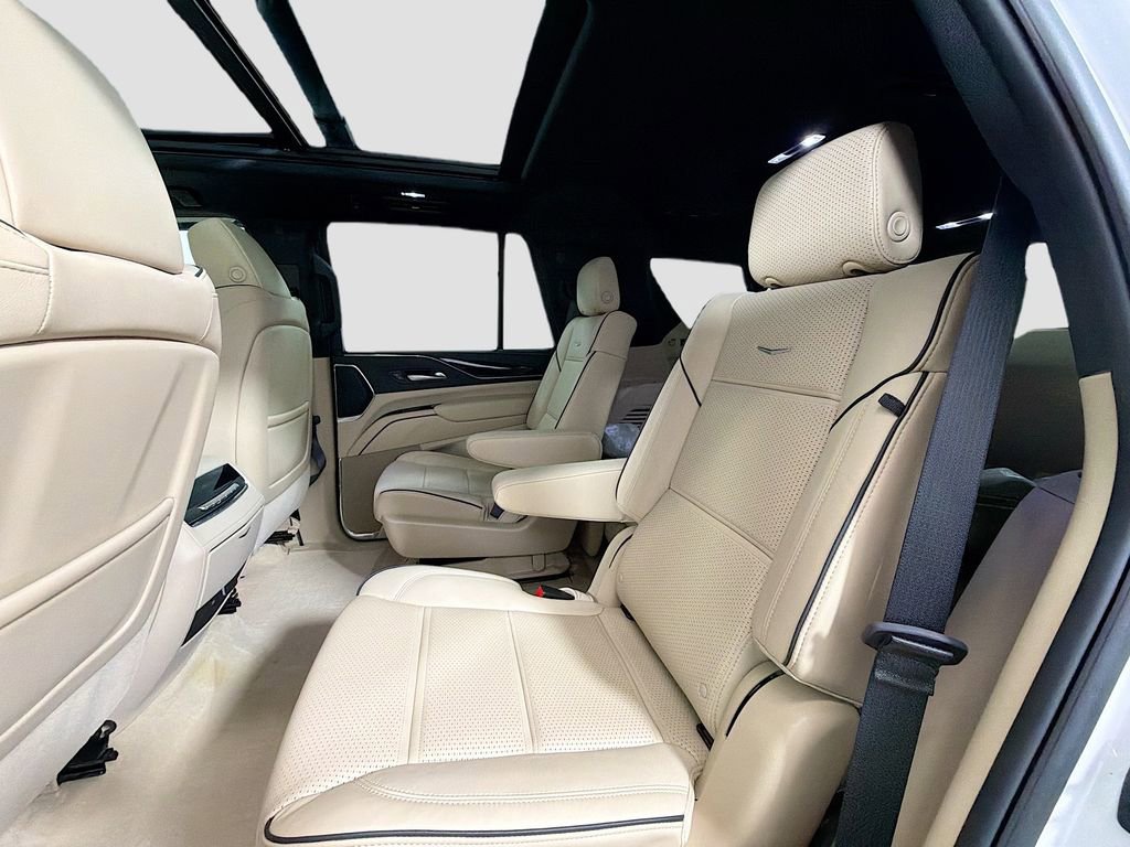 Used 2024 Cadillac Escalade Premium Luxury image 25