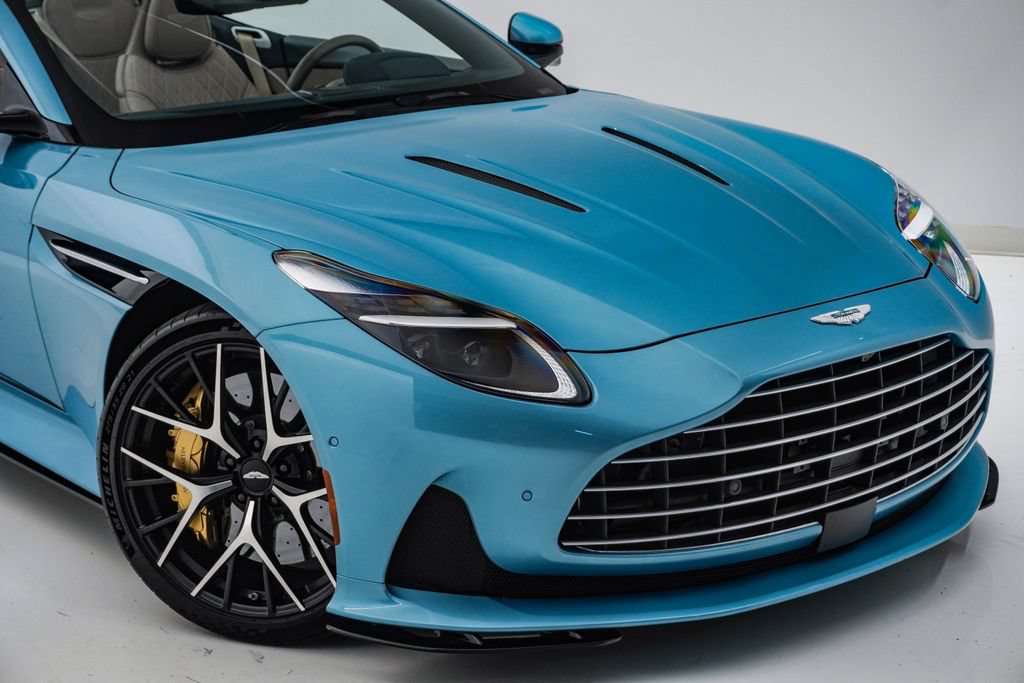 Used 2024 Aston Martin DB12 Convertible RWD image 4